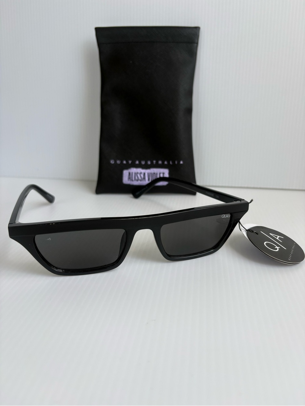 Quay Australia Alissa Violet Black cat eye Sunglasses NWT